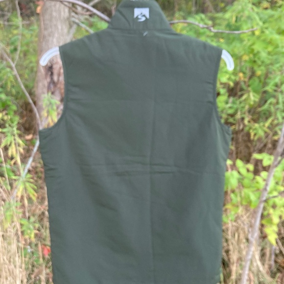 NWT Storm Creek “The Discoverer” adventure-ready vest, great olive green, sz XS - Picture 3 of 3